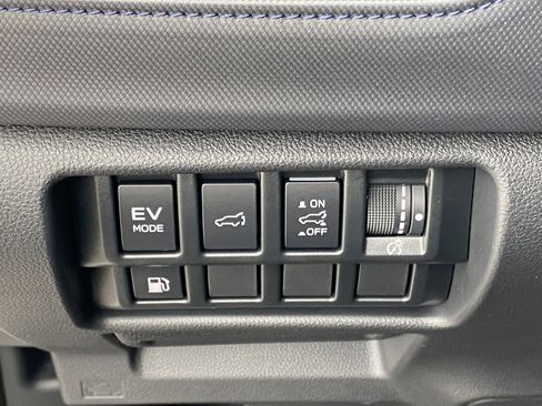 Used 2025 Subaru Forester Premium image 14