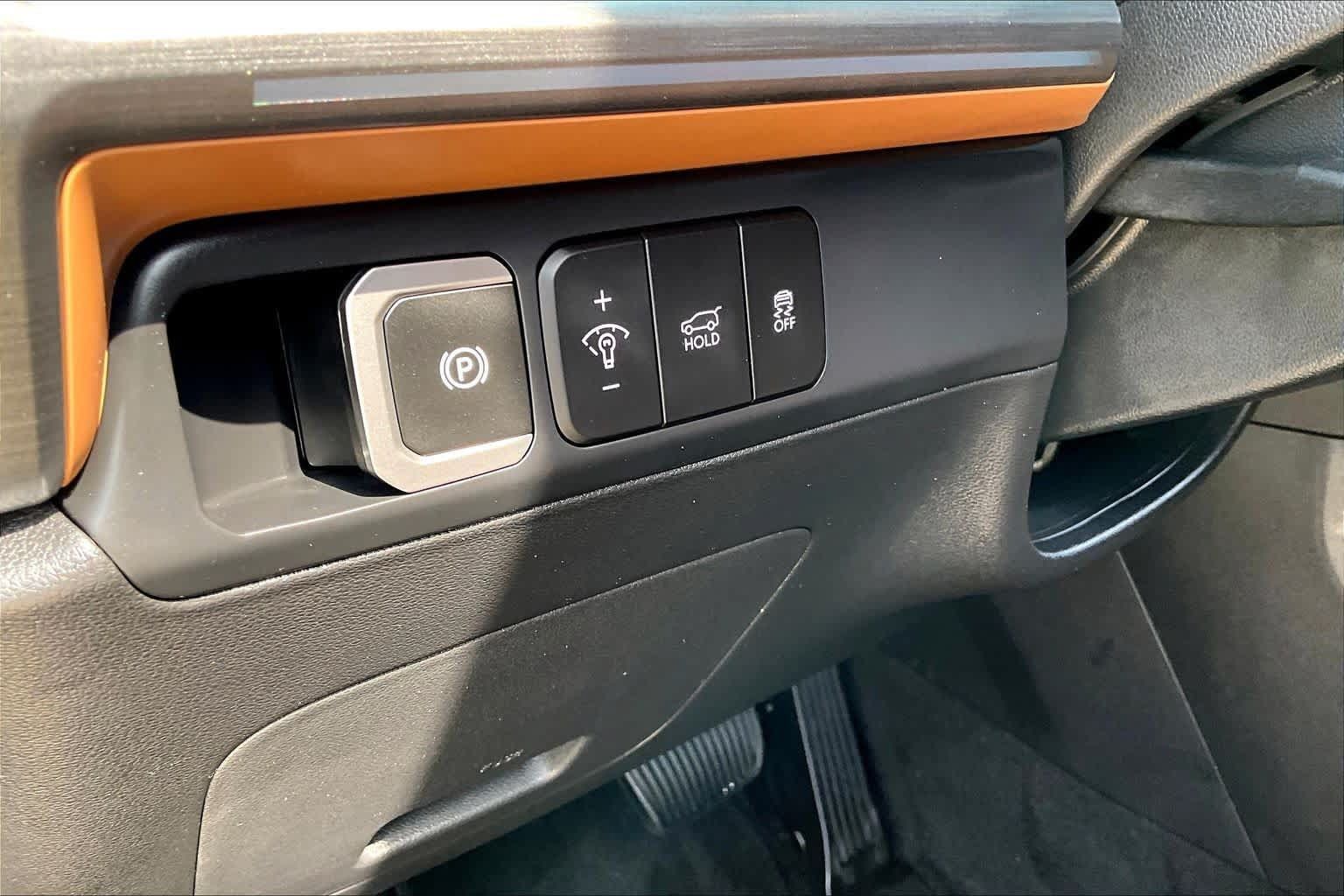 Used 2025 Hyundai Santa Fe Limited FWD image 36