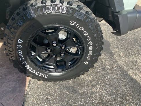 Used 2023 Jeep Wrangler Unlimited w/ Cold Weather Group image 34