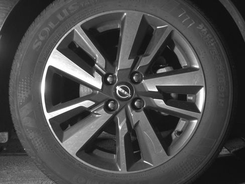 Used 2025 Nissan Versa SV FWD image 13