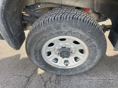 Used 2021 GMC Sierra 3500 Denali w/ Denali Black Diamond Edition image 12