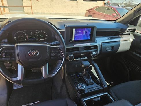 Used 2025 Toyota Tacoma TRD Off-Road image 16
