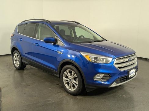 Used 2018 Ford Escape SE image 2