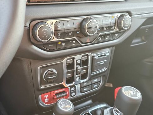 New 2025 Jeep Wrangler Unlimited Rubicon 392 image 21