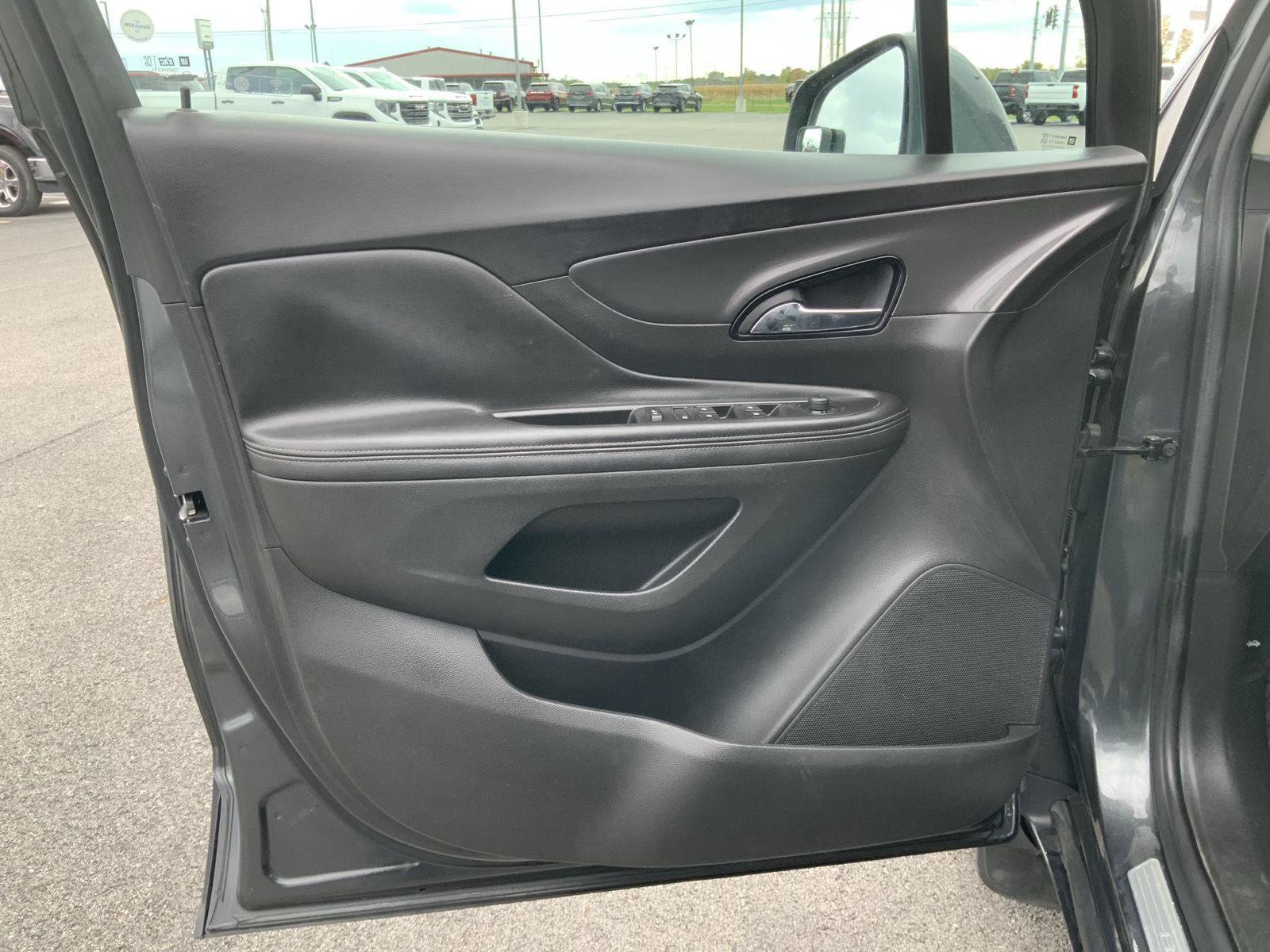 Used 2018 Buick Encore Preferred AWD/4WD image 17