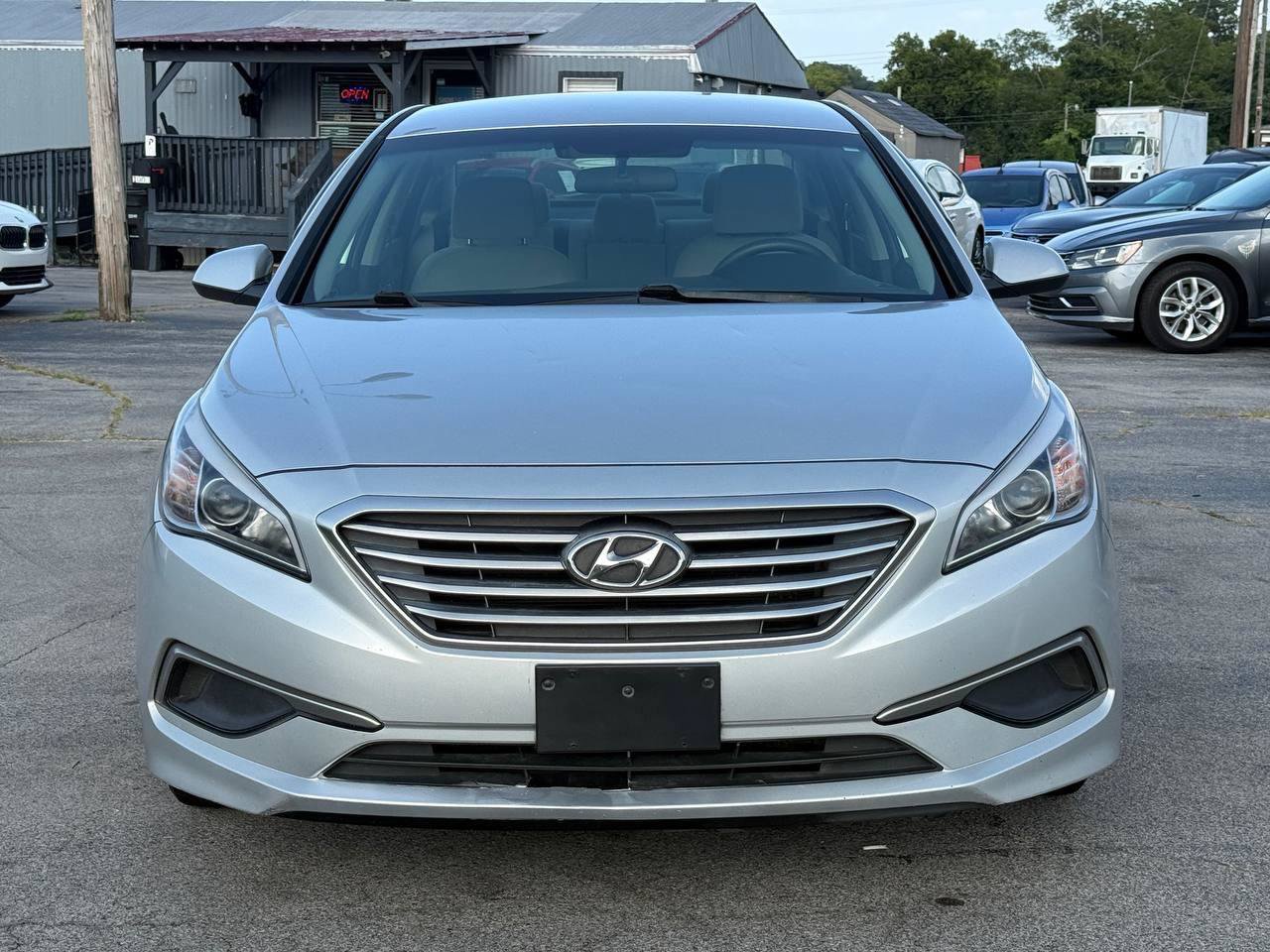 Used 2017 Hyundai Sonata SE FWD image 5