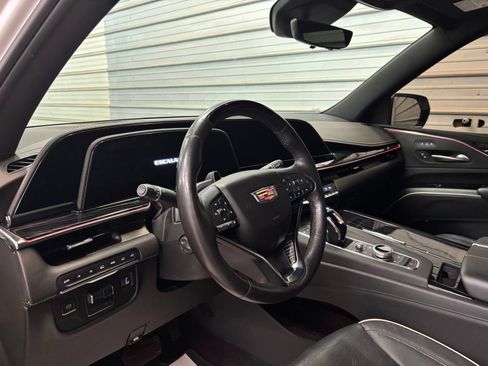 Used 2023 Cadillac Escalade Sport w/ LPO, ONYX Package AWD/4WD image 12