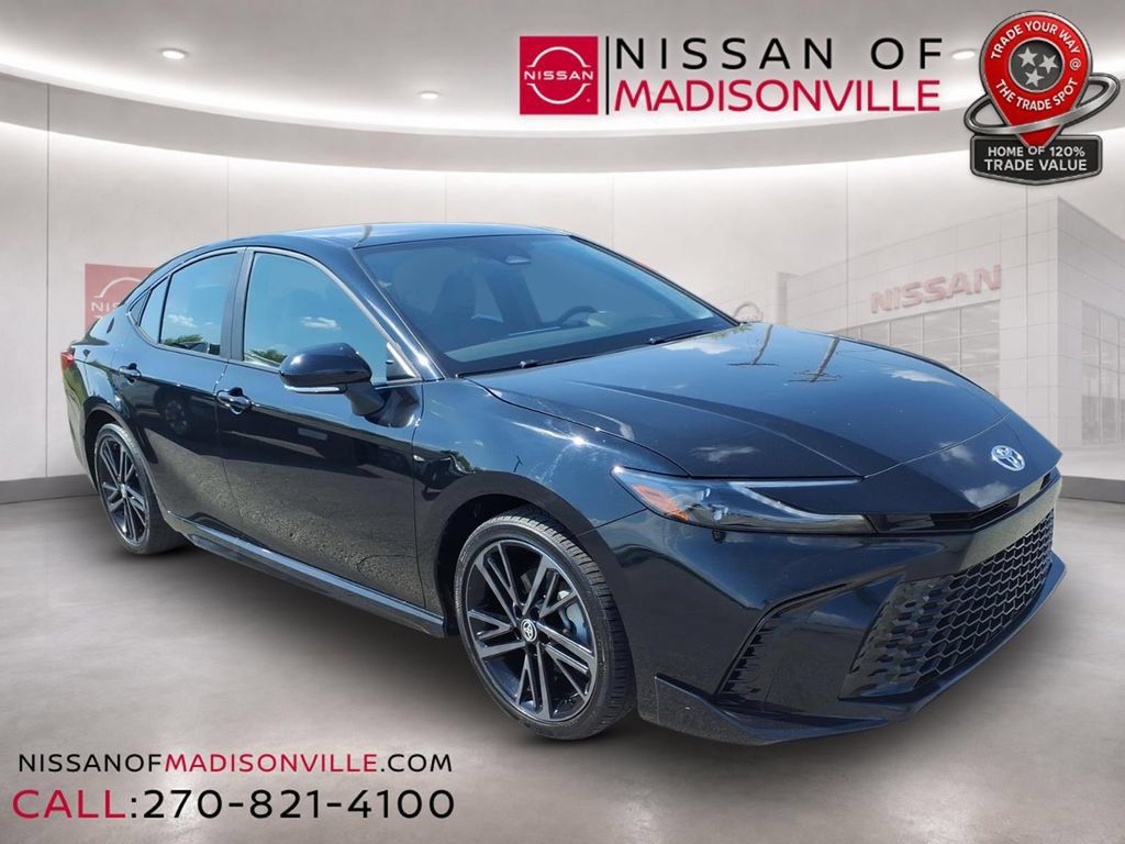 Used 2025 Toyota Camry XSE AWD/4WD image 1