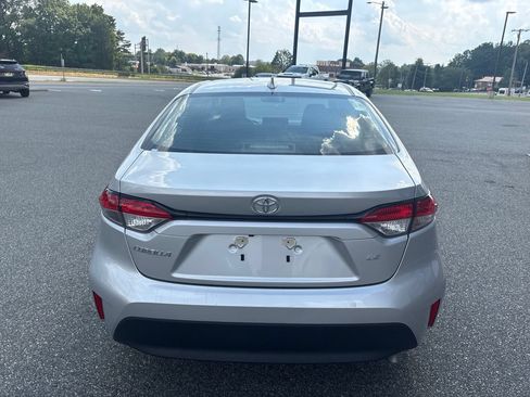 Used 2025 Toyota Corolla LE w/ Convenience Package FWD image 8