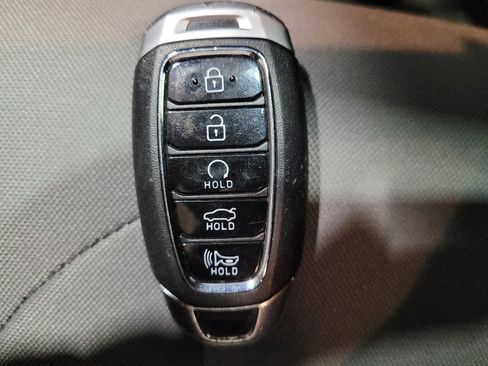 Used 2023 Hyundai Elantra SEL w/ Cargo Package image 32