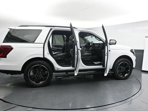 Used 2022 Ford Expedition Limited AWD/4WD image 38