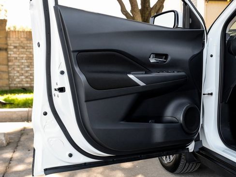 Used 2024 Nissan Kicks SV image 50