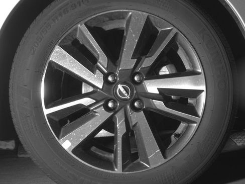 Used 2025 Nissan Versa SV FWD image 13