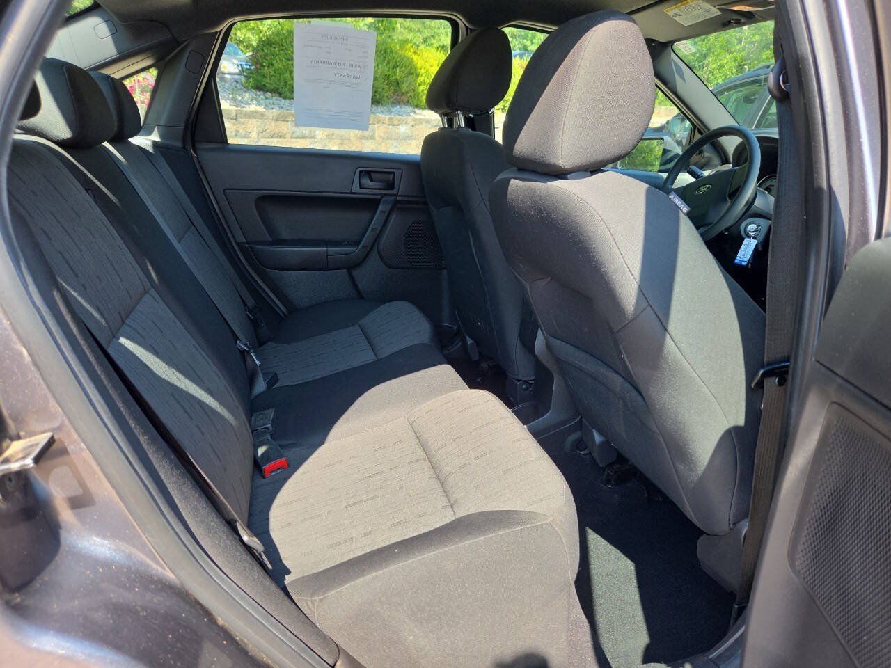 Used 2010 Ford Focus SE FWD image 20