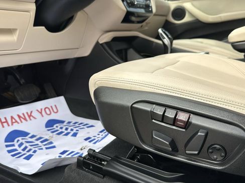 Used 2022 BMW X1 xDrive28i w/ Premium Package image 11