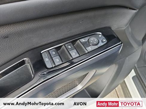 Used 2023 Nissan Pathfinder SL image 12