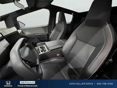 Used 2024 Tesla Cybertruck AWD Crew Cab image 20