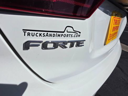Used 2021 Kia Forte LXS FWD image 5