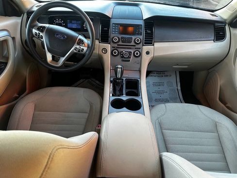 Used 2016 Ford Taurus SE image 11
