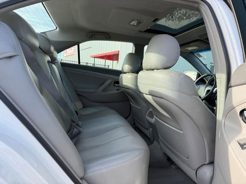 Used 2010 Toyota Camry XLE image 12