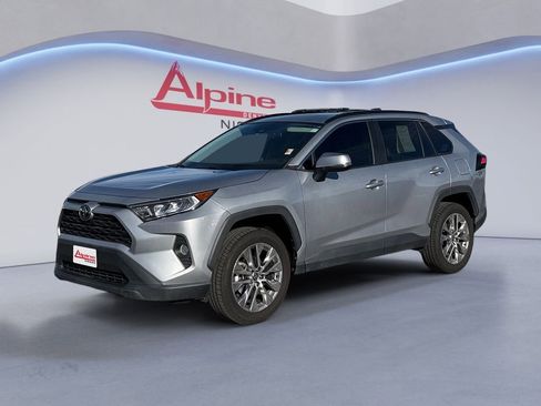 Used 2021 Toyota RAV4 XLE Premium image 1