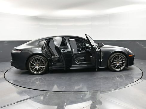 Certified 2023 Porsche Panamera 4 Platinum Edition image 36