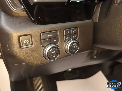 Used 2025 GMC Sierra 1500 SLT image 15