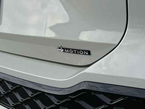 New 2026 Volkswagen Tiguan SE R-Line AWD/4WD image 6