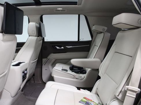 Used 2024 GMC Yukon Denali w/ Denali Reserve Package AWD/4WD image 19