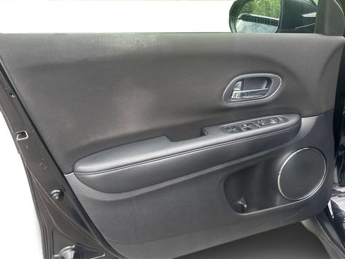 Used 2017 Honda HR-V EX image 19