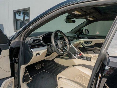 Used 2020 Lamborghini Urus image 10