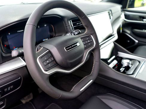 New 2026 Jeep Grand Wagoneer L Limited AWD/4WD image 9