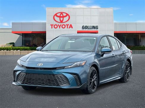 New 2026 Toyota Camry SE image 6