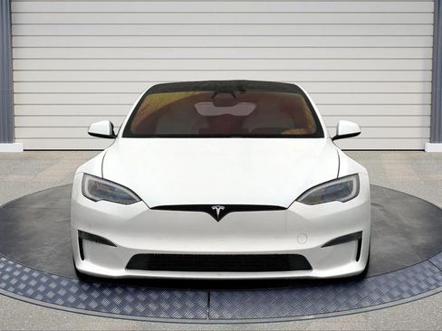 Used 2021 Tesla Model S Plaid image 2