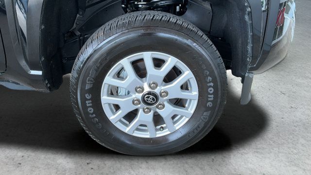 Used 2024 Toyota Tacoma SR5 AWD/4WD image 27