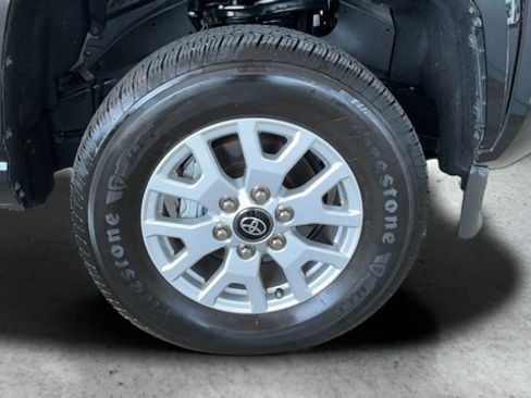 Used 2024 Toyota Tacoma SR5 AWD/4WD image 27