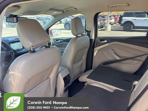 Used 2019 Ford Escape Titanium w/ U9j03 - Titanium Tow Package AWD/4WD image 8