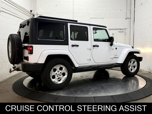 Used 2014 Jeep Wrangler Unlimited Sahara w/ Connectivity Group AWD/4WD image 8