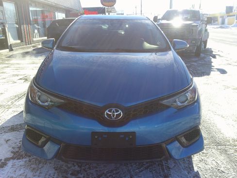Used 2018 Toyota Corolla iM image 9