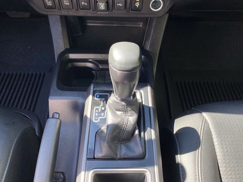 Used 2021 Toyota Tacoma TRD Sport w/ TRD Premium Sport Package AWD/4WD image 26