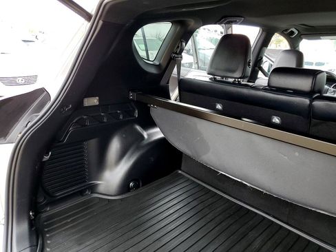 Used 2016 Toyota RAV4 SE image 40