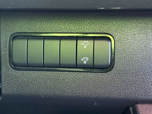 Used 2025 Mercedes-Benz Sprinter 2500 image 18