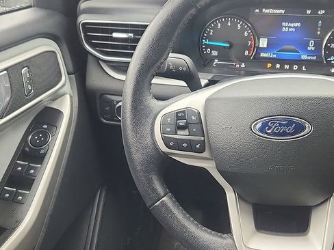 Certified 2022 Ford Explorer XLT w/ Equipment Group 202A image 14