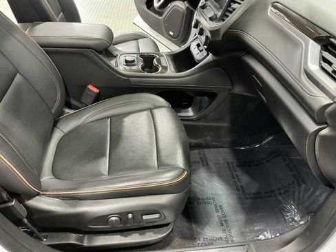 Used 2023 GMC Acadia AT4 w/ Technology Package image 32