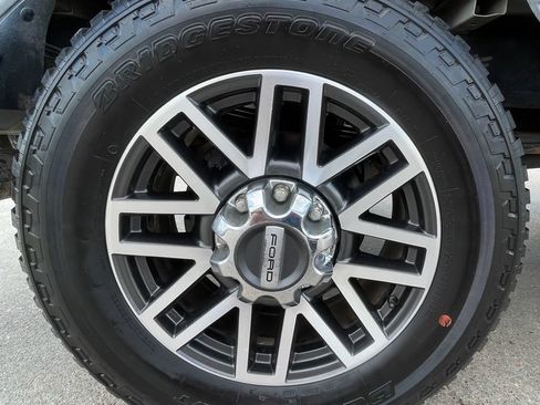 Used 2017 Ford F350 Lariat w/ Lariat Ultimate Package AWD/4WD image 14