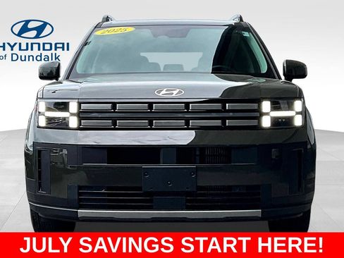 Used 2025 Hyundai Santa Fe SEL FWD image 2