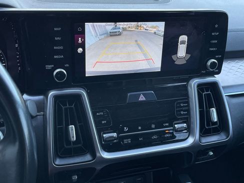 Used 2022 Kia Sorento S image 18