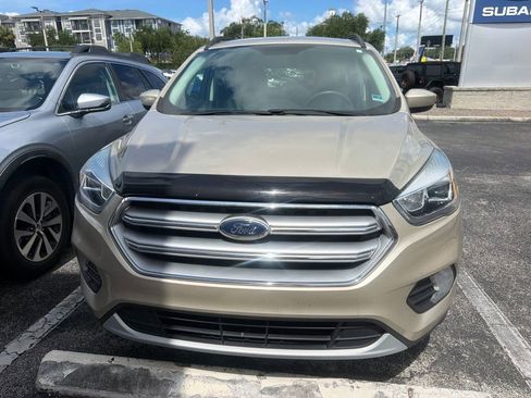 Used 2017 Ford Escape SE w/ Equipment Group 201A FWD image 6