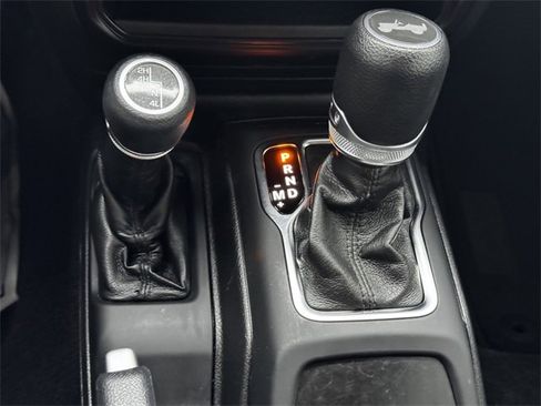 Certified 2021 Jeep Wrangler Unlimited Sport image 38