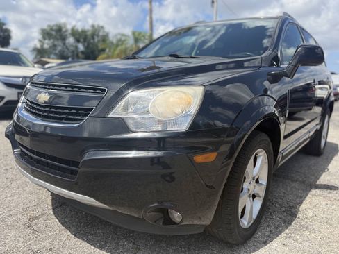 Used 2013 Chevrolet Captiva Sport LTZ FWD image 2